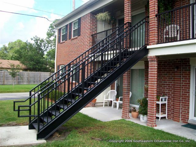 New Exterior Aluminum Stairs for Simple Design