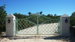 Custom Aluminum Driveway Gate (#VG-18)