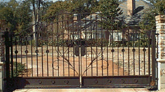 Custom Aluminum Driveway Gate (#VG-7)